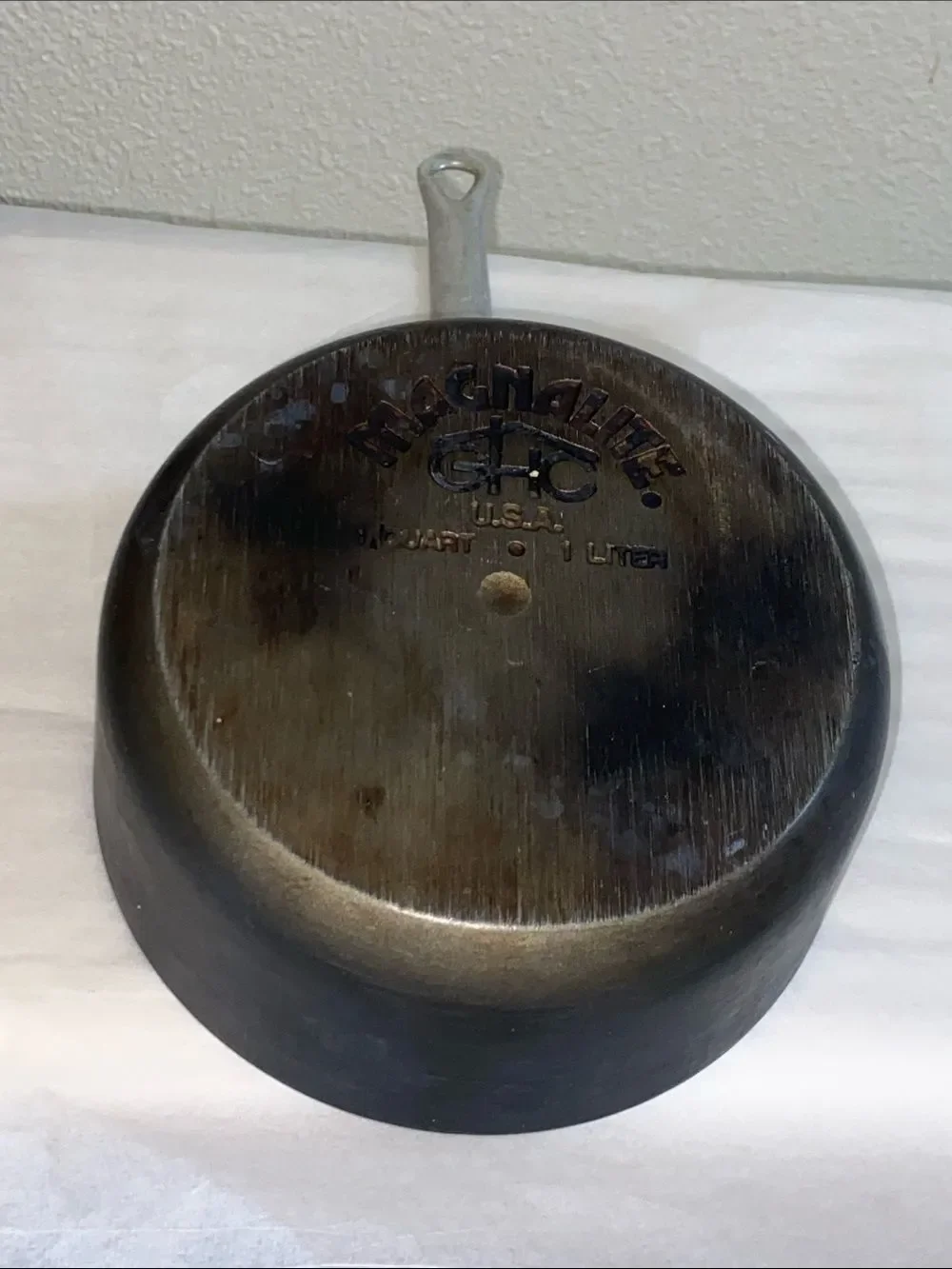 VTG, Magnalite GHC USA 1. Quart 1 Liter Black Saucepan with Handle - Black